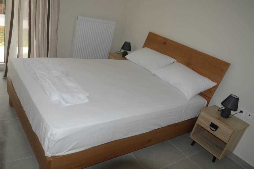 Lividio Apartment Лефкада Екстериор снимка